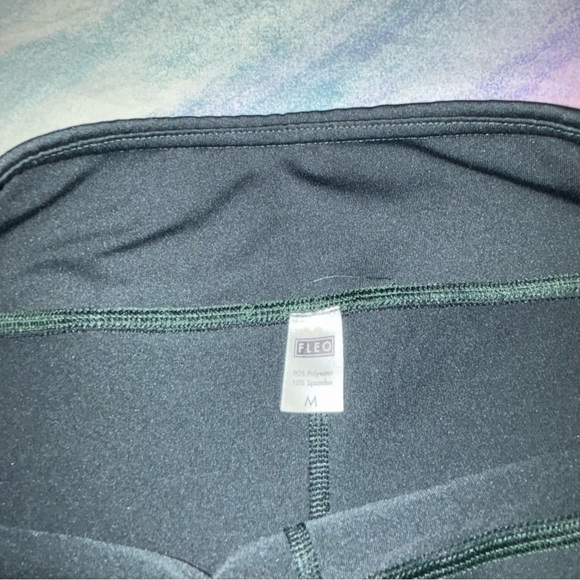 FLEO Shorts Womens M Compression 2.5" Inseam Running‎ Yoga Workout Gym - Picture 6 of 6